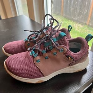 Teva Waterproof Hiking Sneakers! Size 6.5 women’s